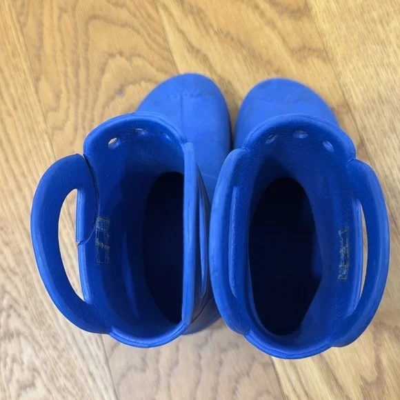 Kids Toddler boys bright blue Crocs rainboots size 12 - Picture 11 of 13